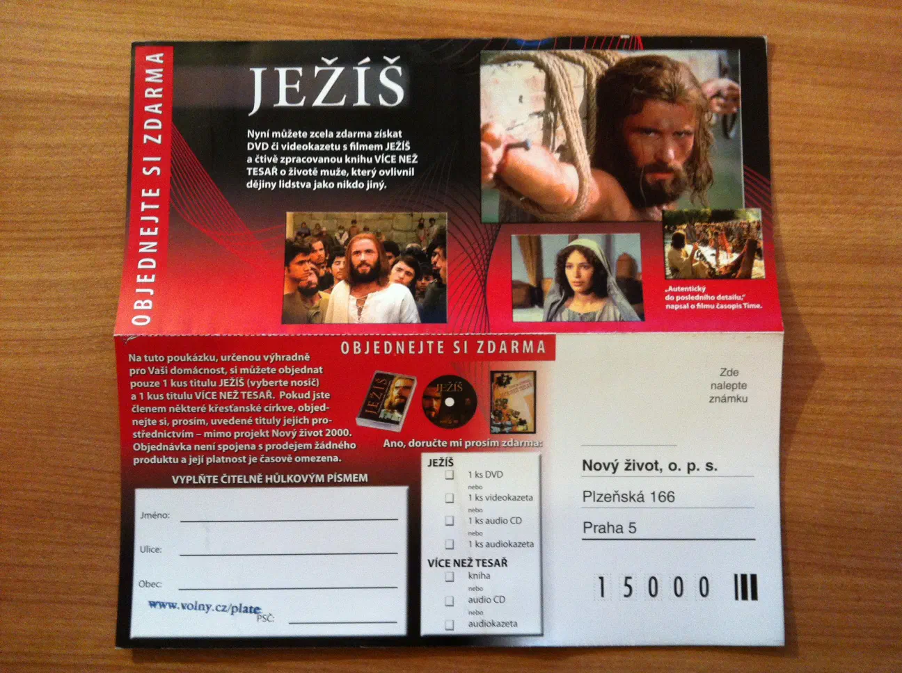 Листовка «Ježíš» с купоном на бесплатный DVD и книгу «Více než tesař»